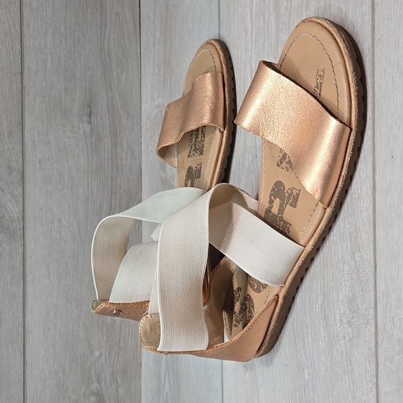 Sorel Women Ella Crisscross Strappy Flta Sadals Slip On Shoes Sz 7 - Picture 2 of 12